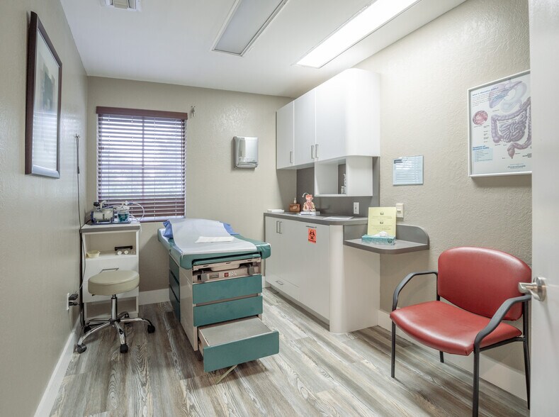 More Photos Of 7765 SW 87th Ave, Miami Medical For Sale