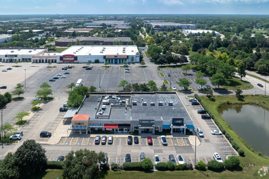 More Photos Of 445 E Townline Rd, Vernon Hills Freestanding For Lease
