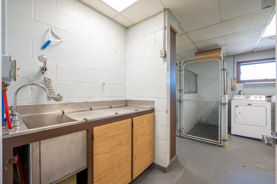 More Photos Of 5767 PA-981 Hwy, Latrobe Medical For Sale