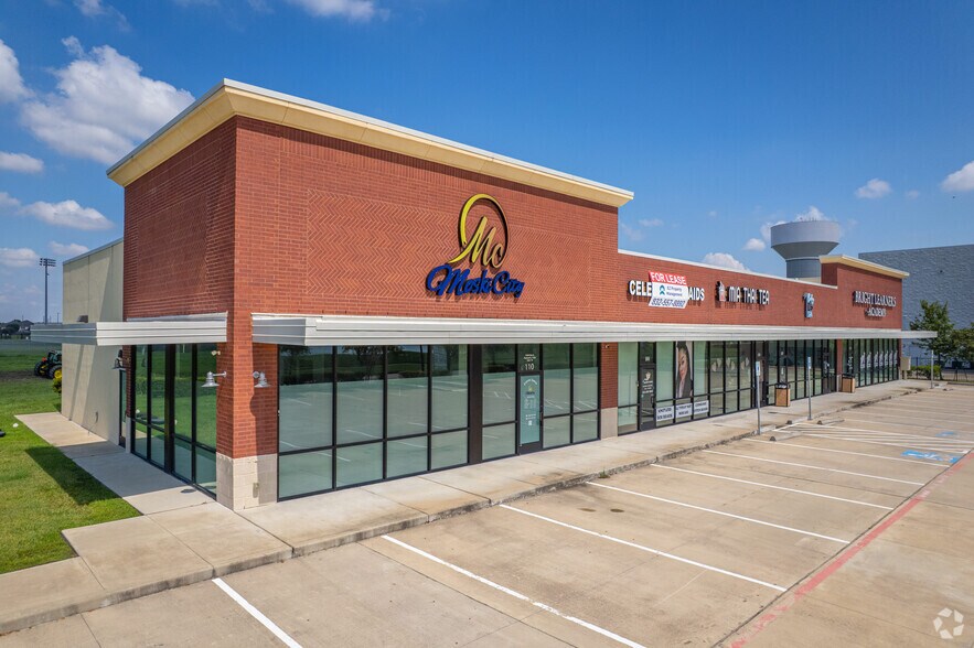 More Photos Of 3220 Kirby Dr, Pearland Storefront For Sale