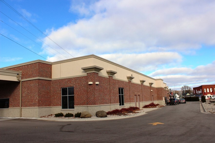 More Photos Of 2205 Hall Ave, Marinette Unknown For Lease