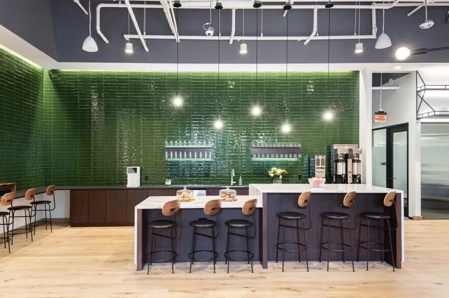 More Photos Of 910 S Pearl Expy, Dallas Coworking Space