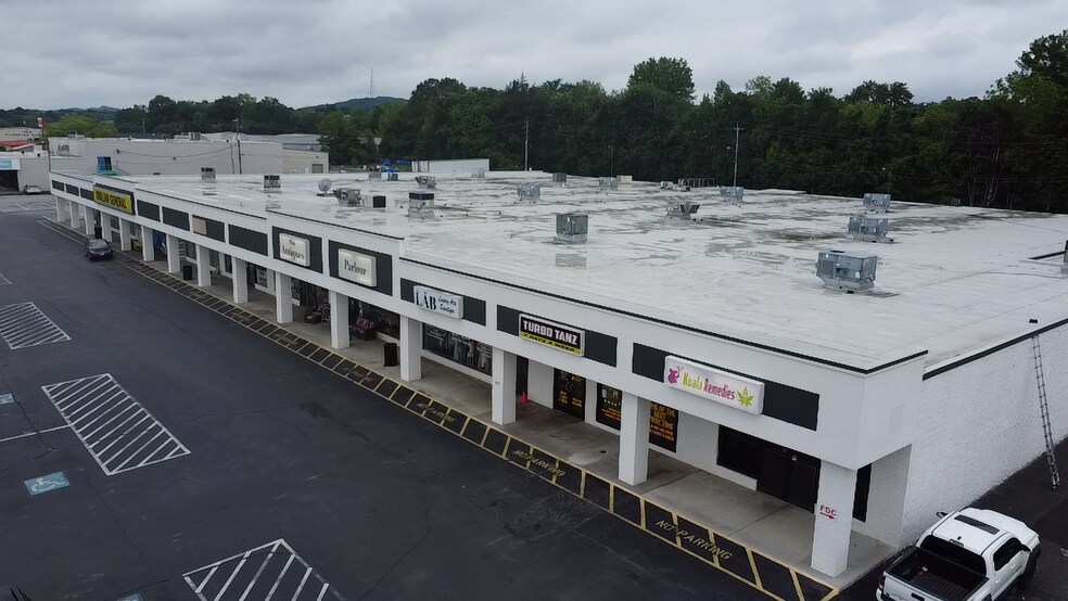 More Photos Of 200-240 Grove Ave SW, Cleveland Unknown For Lease