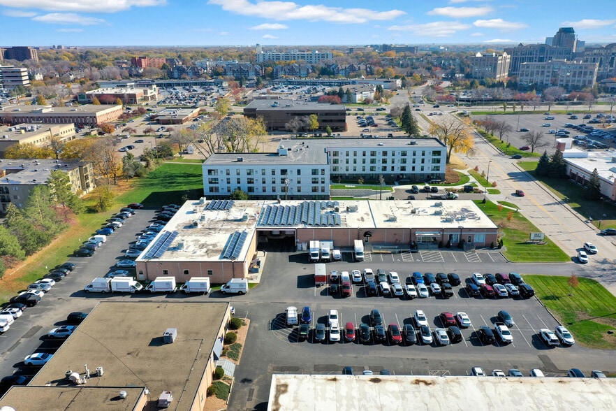 More Photos Of 4200-4250 76th St W, Edina Light Distribution For Sale