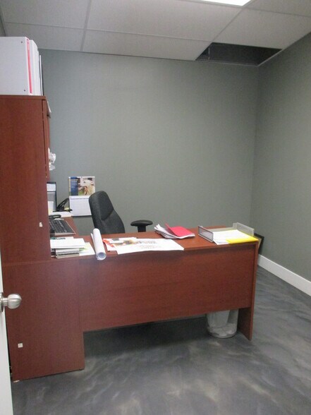 More Photos Of 8800 Venture Av SE, Calgary Warehouse For Sale