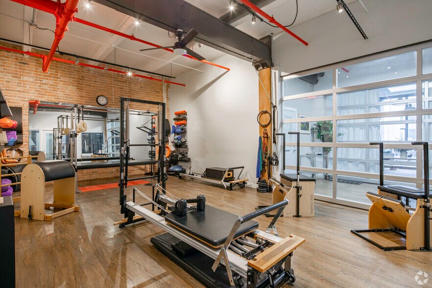 More Photos Of 415 W Huron St, Chicago Loft Creative Space For Sale