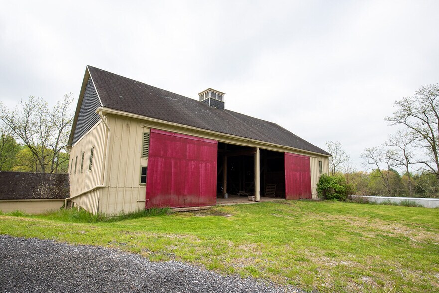 More Photos Of 1207 Flohrs Church Rd, Biglerville Hospitality For Sale