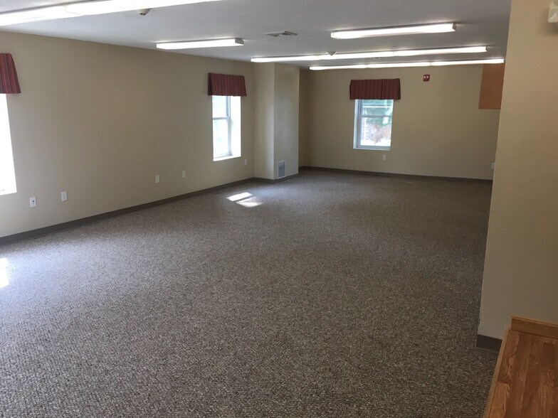 More Photos Of 135 Commonwealth Ave, Concord Storefront Retail Office For Lease