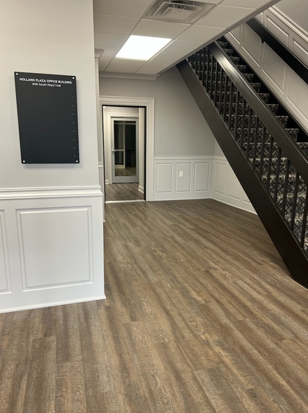 More Photos Of 4190 S Plaza Trl, Virginia Beach Office For Lease