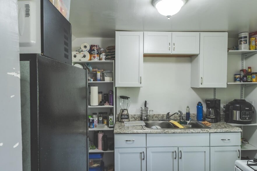 More Photos Of 25 Maynard Ct, Pontiac Apartments For Sale