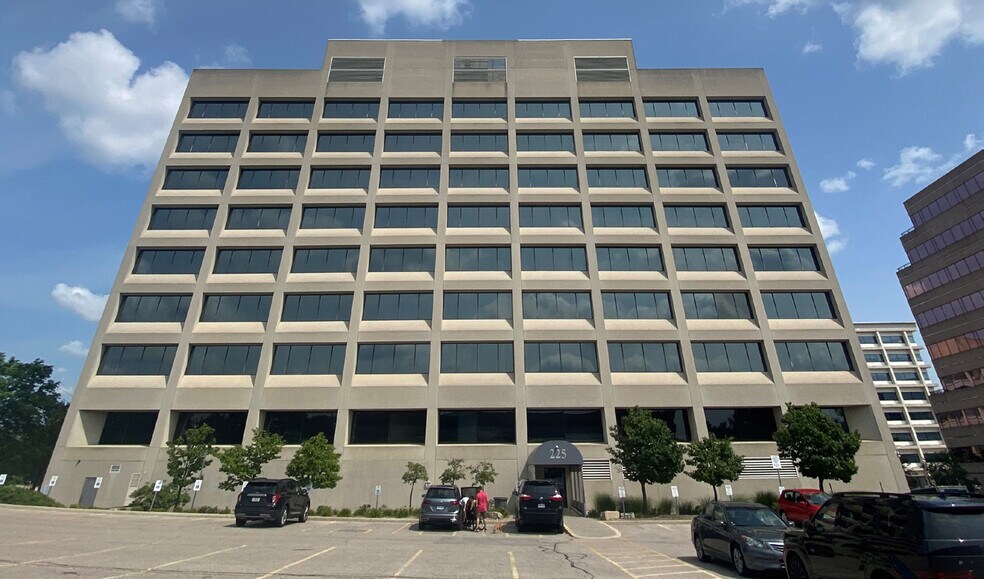 More Photos Of 225 Duncan Mill Rd, Toronto Office For Lease