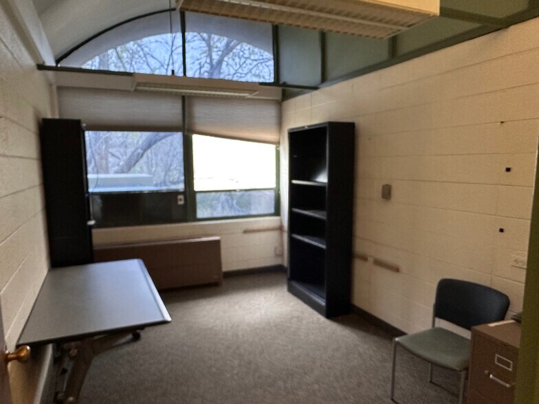 More Photos Of 4629 N Overland Trl, Laporte Unknown For Lease