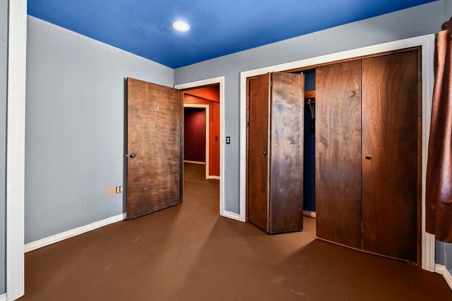 More Photos Of 109 Myrtle, Pierce City Storefront Retail Residential For Sale