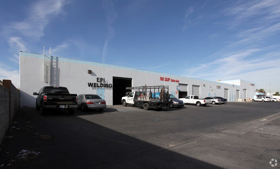 More Photos Of 4695 W Nevso Dr, Las Vegas Light Distribution For Lease