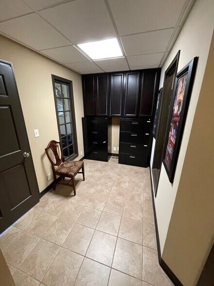 More Photos Of 11 W Franklin St, Liberty Storefront Retail Office For Sale