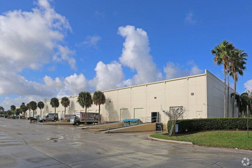 More Photos Of 7830 Byron Dr, Riviera Beach Manufacturing For Lease