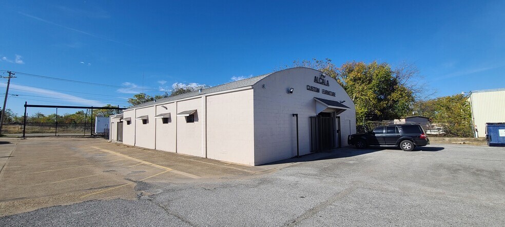 More Photos Of 5520 Military Pky, Dallas Industrial For Sale