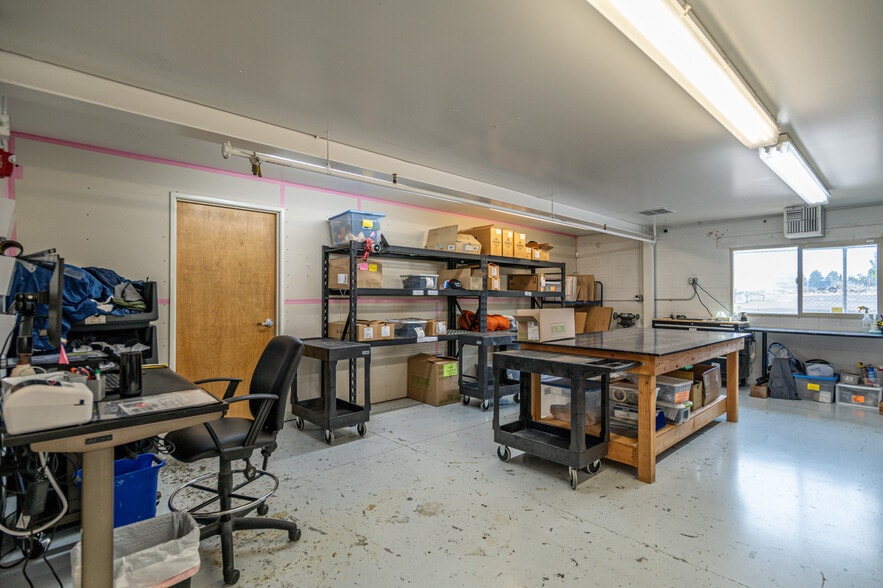 More Photos Of 62958 NE Layton Ave, Bend Light Manufacturing For Sale