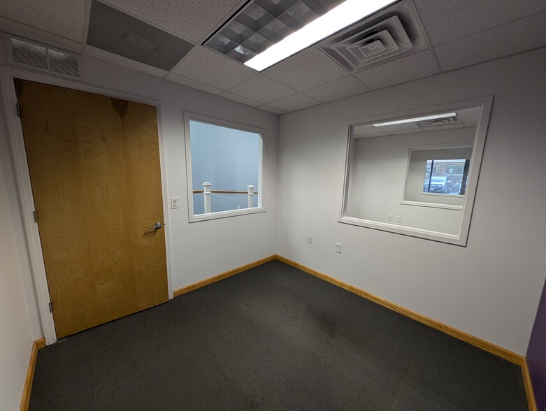 More Photos Of 5221-5223 Main St, Buffalo Freestanding For Lease