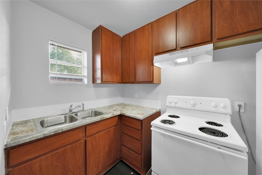 More Photos Of 6514-6518 Weston St, Houston Multifamily For Sale