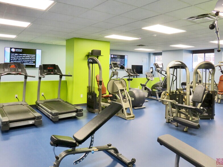 More Photos Of 10 Main St, Bristol Office For Lease