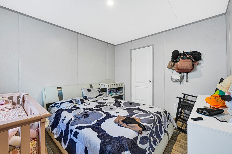 More Photos Of 8502 C E King Pky, Houston Apartments For Sale