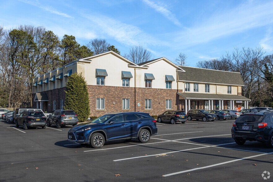 More Photos Of 233 Union Ave, Holbrook Medical For Lease