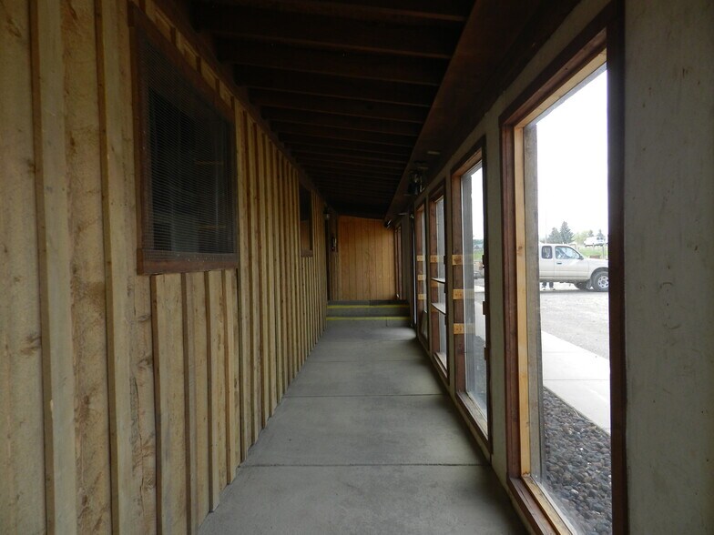 More Photos Of 17656 Highway 550, Montrose Storefront Retail Office For Lease