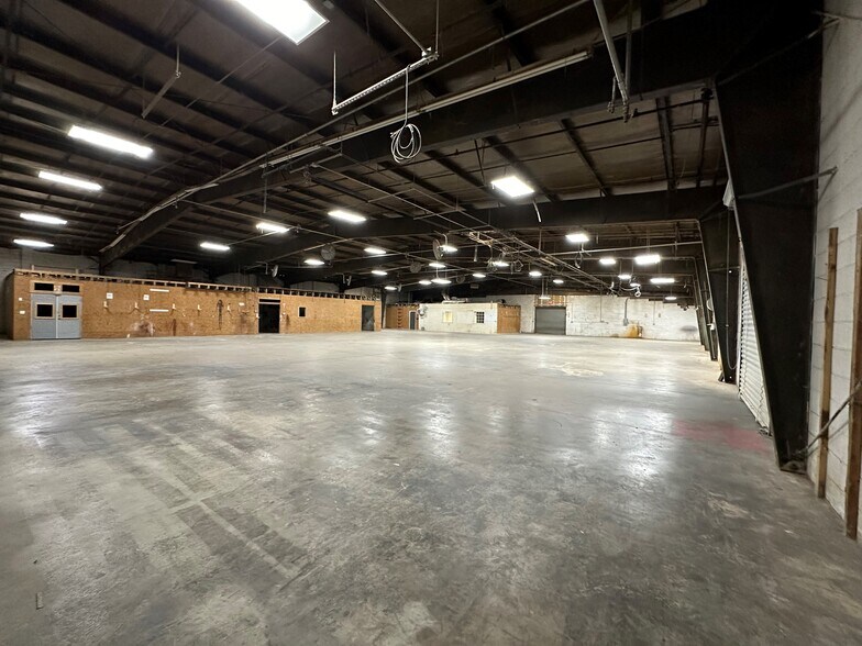 More Photos Of 100 Aiken St, Cartersville Manufacturing For Lease