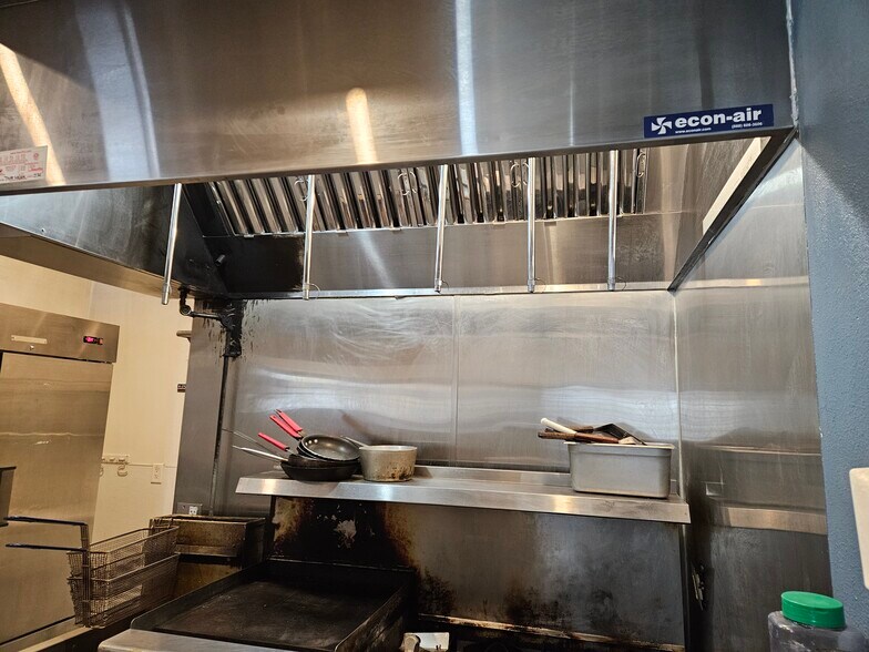 More Photos Of 620 E Sierra Ave, Portola Restaurant For Sale