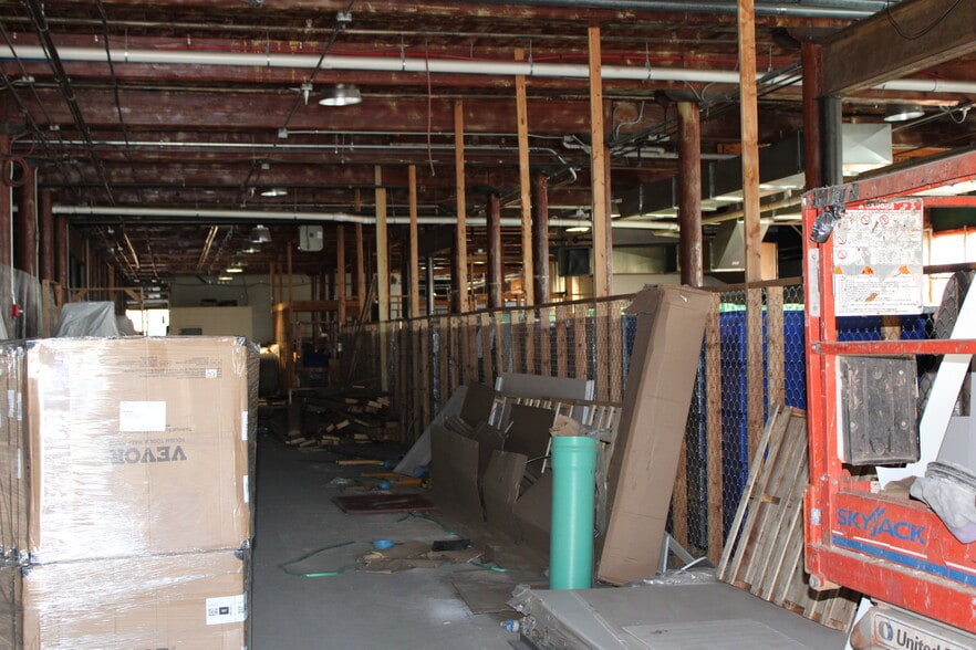 More Photos Of 539 Norwich Ave, Norwich Manufacturing For Lease
