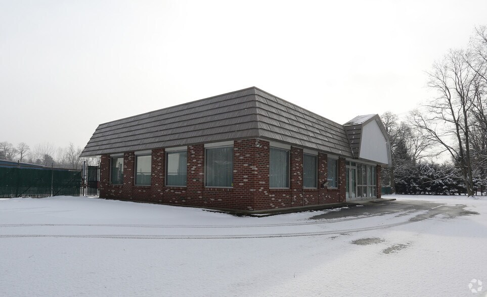 More Photos Of 538 Route 9W, Glenmont Office For Lease