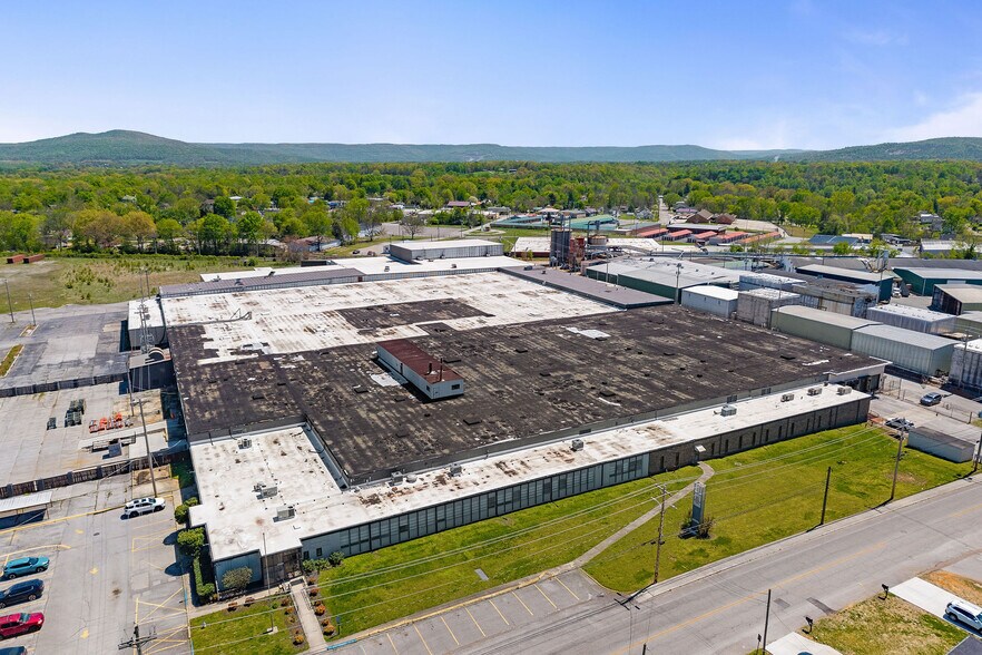 More Photos Of 204 Red Rd, McMinnville Warehouse For Sale