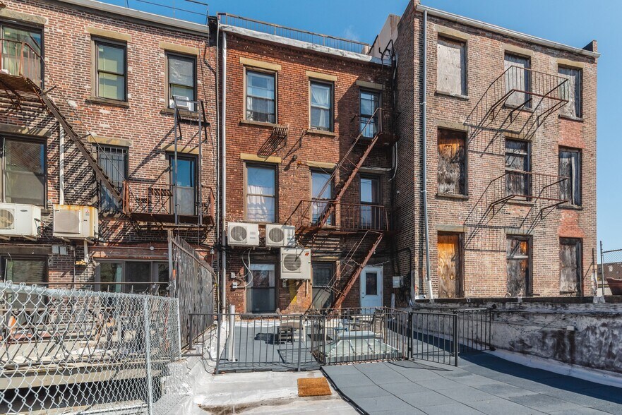 More Photos Of 946 Fulton St, Brooklyn Apartments For Sale