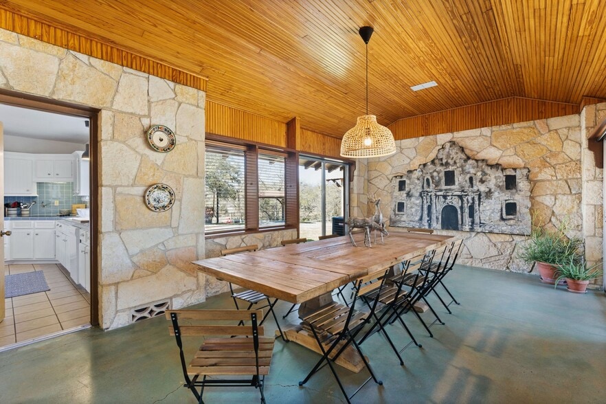 More Photos Of 5322 State Hwy 16 N, Bandera Hospitality For Sale