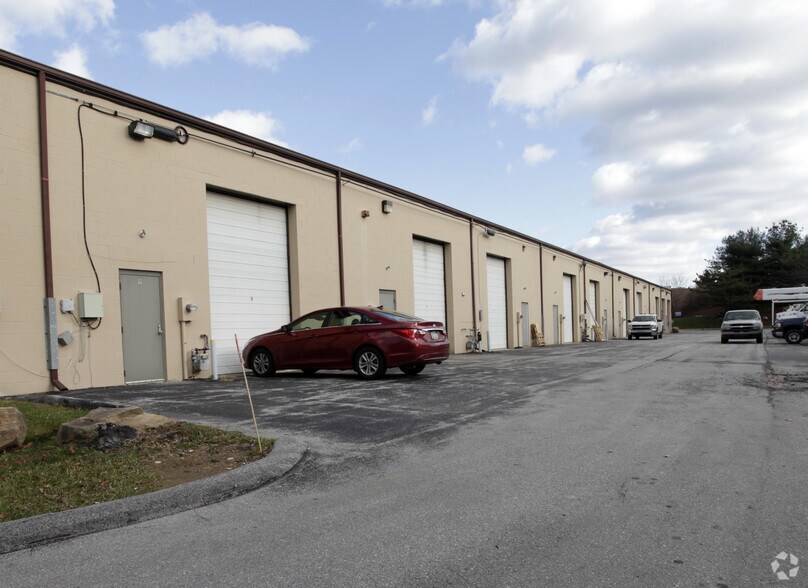 More Photos Of 24 Hagerty Blvd, West Chester Flex For Lease