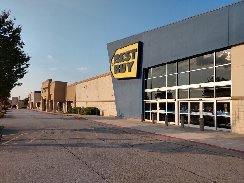 More Photos Of 1950-1994 Mt Zion Rd, Morrow Unknown For Lease