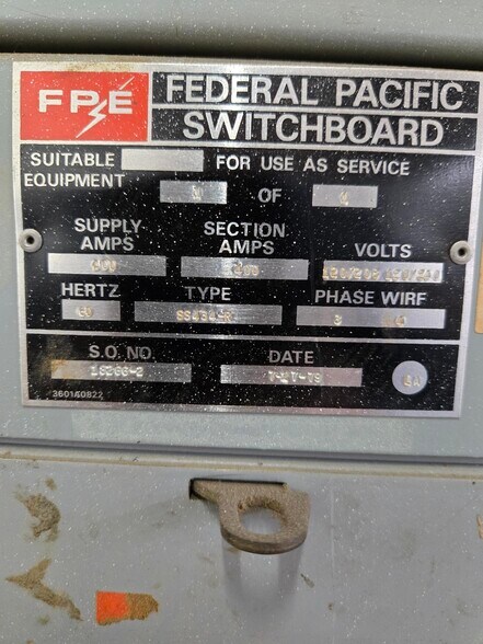 More Photos Of 12820-12848 Pierce St, Pacoima Warehouse For Lease