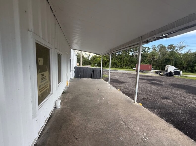 More Photos Of 479 Zoo Pky, Jacksonville Warehouse For Lease