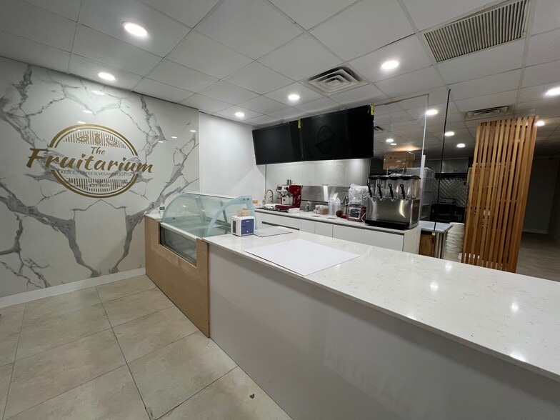 More Photos Of 2210-2220 NE 123rd St, Miami Restaurant For Lease