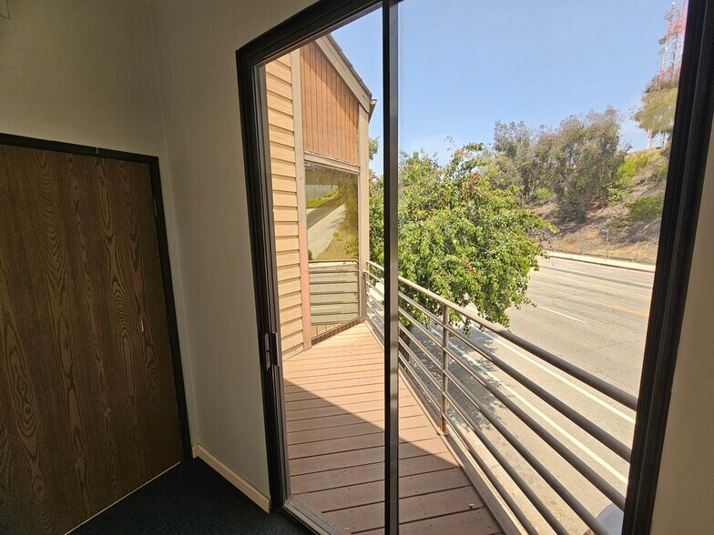 More Photos Of 2910 W Broadway, Los Angeles Office Residential For Lease