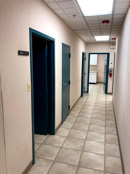 More Photos Of 1535 Lake Cook Rd, Northbrook Unknown For Lease