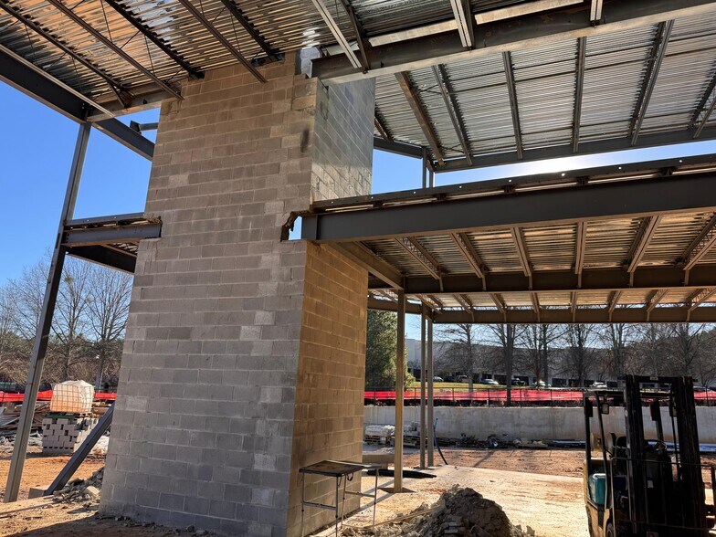 More Photos Of 1465 Lakes Pky, Lawrenceville Light Distribution For Sale
