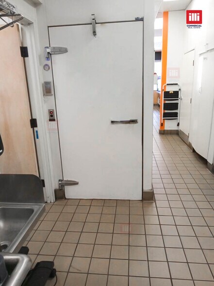 More Photos Of 1207-1263 Foothill Blvd, La Verne Freestanding For Lease