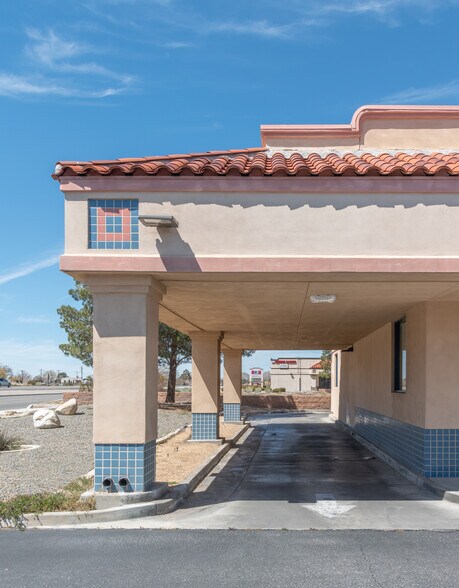 More Photos Of 20236 US Hwy 18, Apple Valley Fast Food For Sale