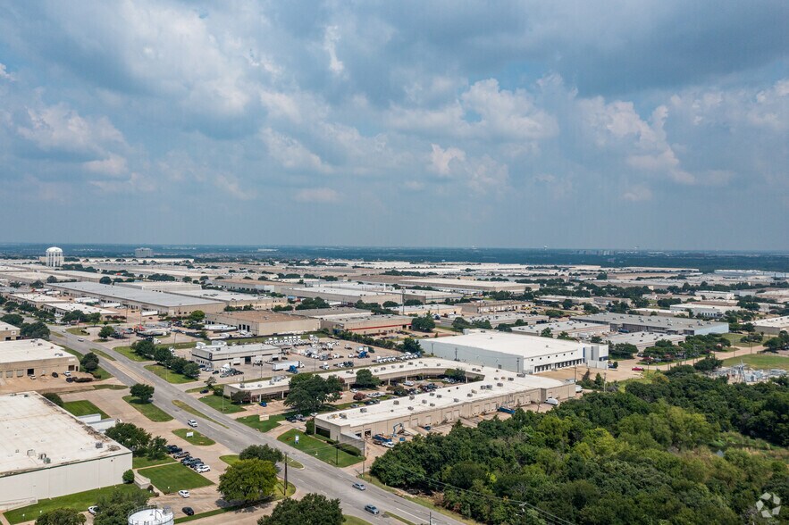 More Photos Of 1517 W Carrier Pky, Grand Prairie Research And Development For Lease