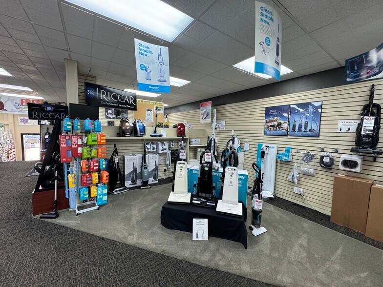 More Photos Of 223 E Main Ave, Bismarck Showroom For Sale