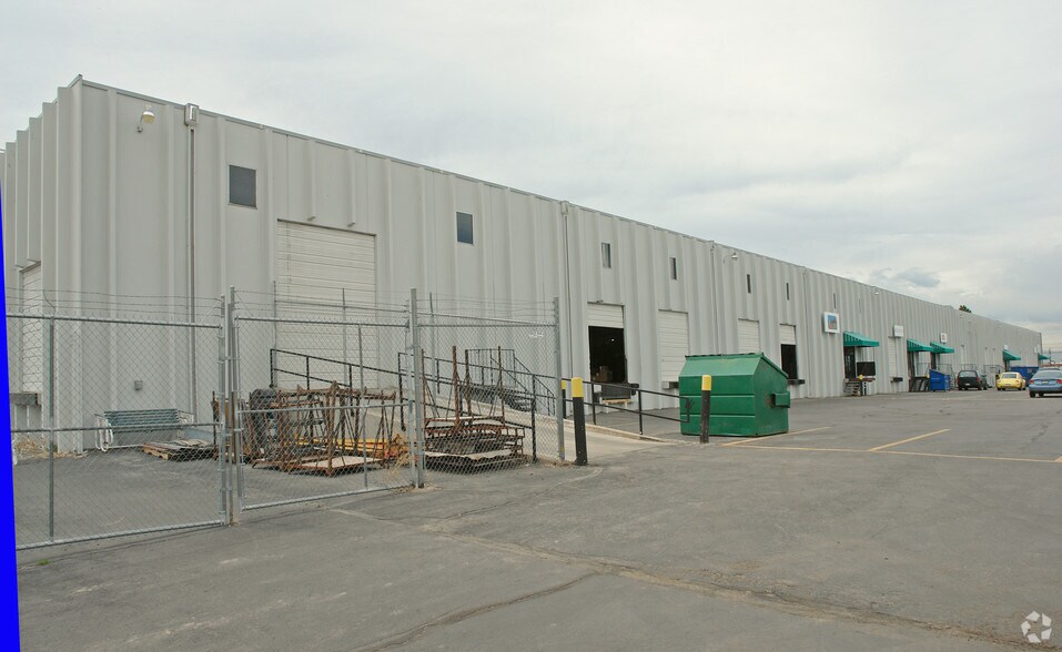 More Photos Of 4010 Holly St, Denver Warehouse For Lease