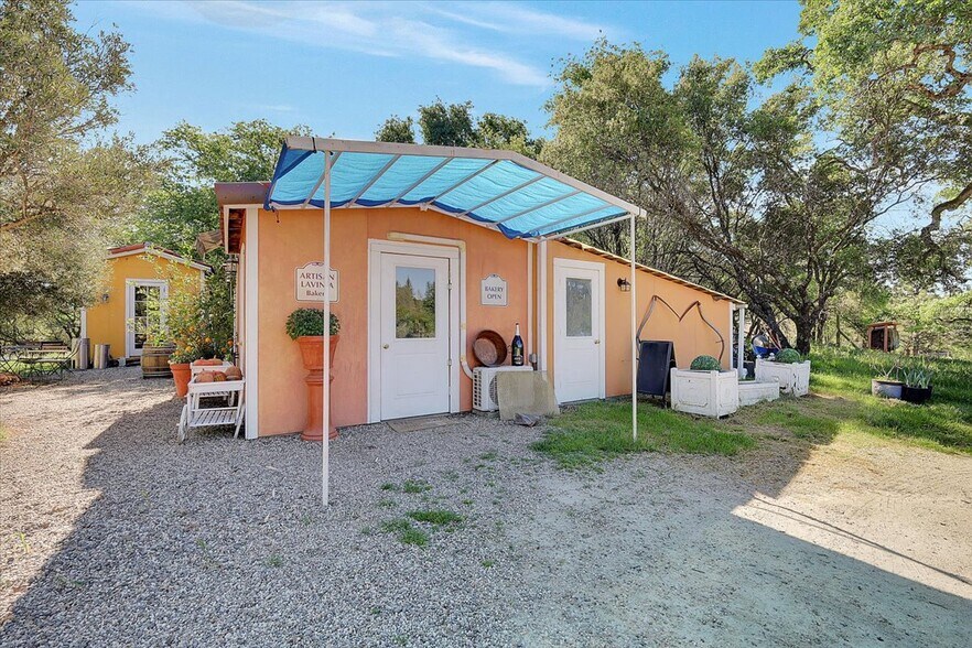More Photos Of 9735 Stackhouse Ln, Oregon House Specialty For Sale