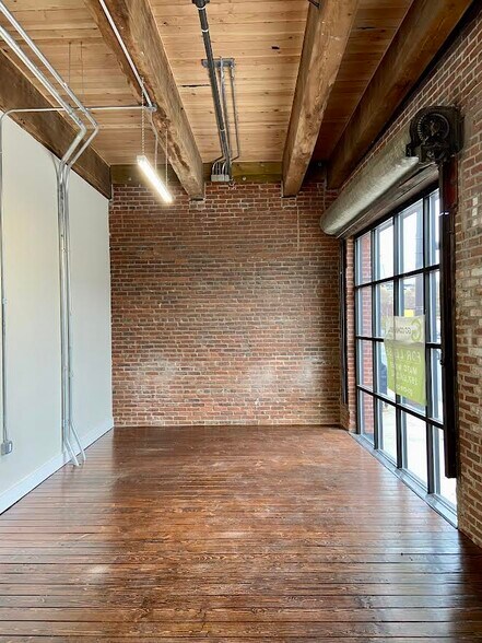 More Photos Of 1100-1102 N Delaware Ave, Philadelphia Office For Lease